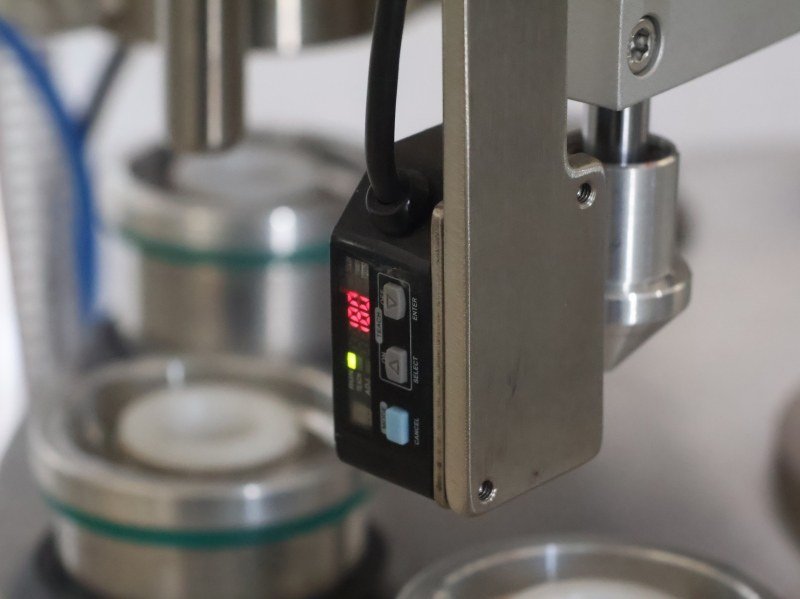 Tube Filling and Sealing Machine